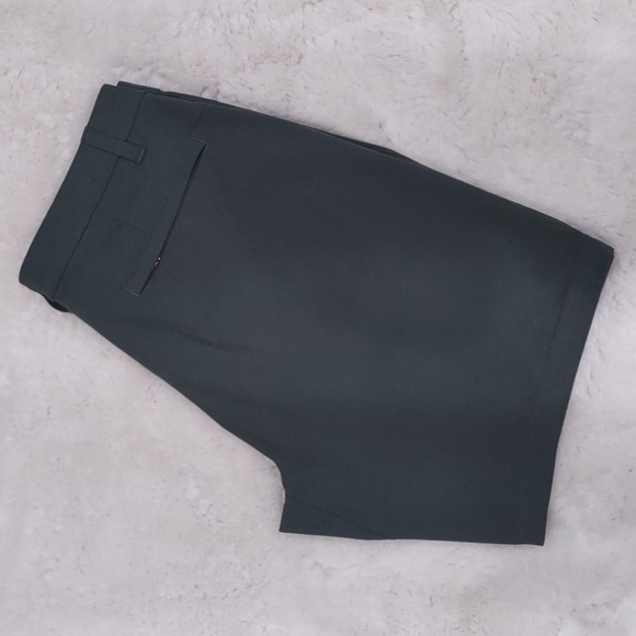 LULULEMON CLASSIC FIT SHORT. - Picture 12 of 17